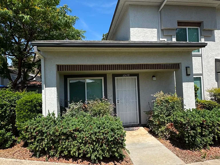 10628 Queen Jessica Ln — Photo 1