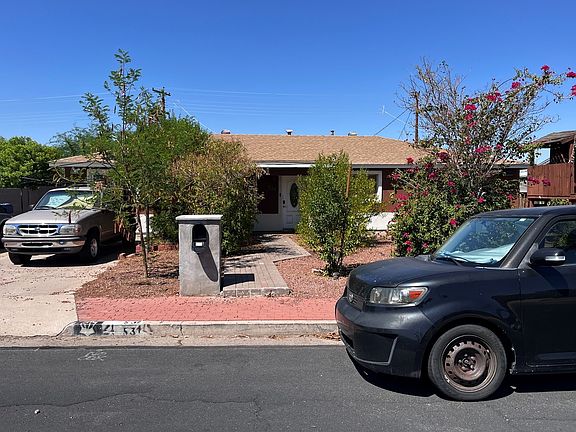 2nd image of 534 N Ironwood