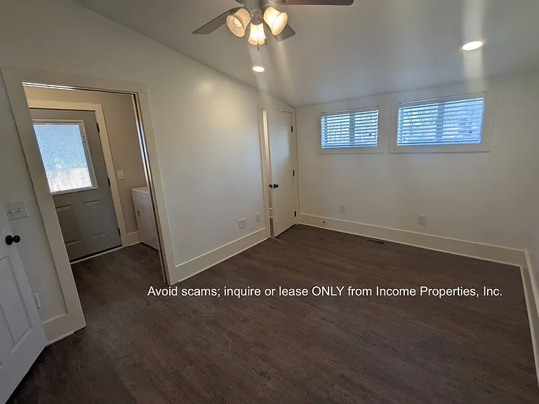 209 S Greenwood St — Photo 16