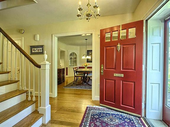 Foyer-Beautiful Hardwood throughout home