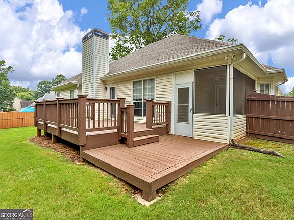 3rd image of 378 Chandler Rdg