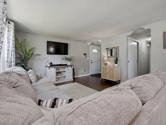 4th image of 5504 Gaskin Ct