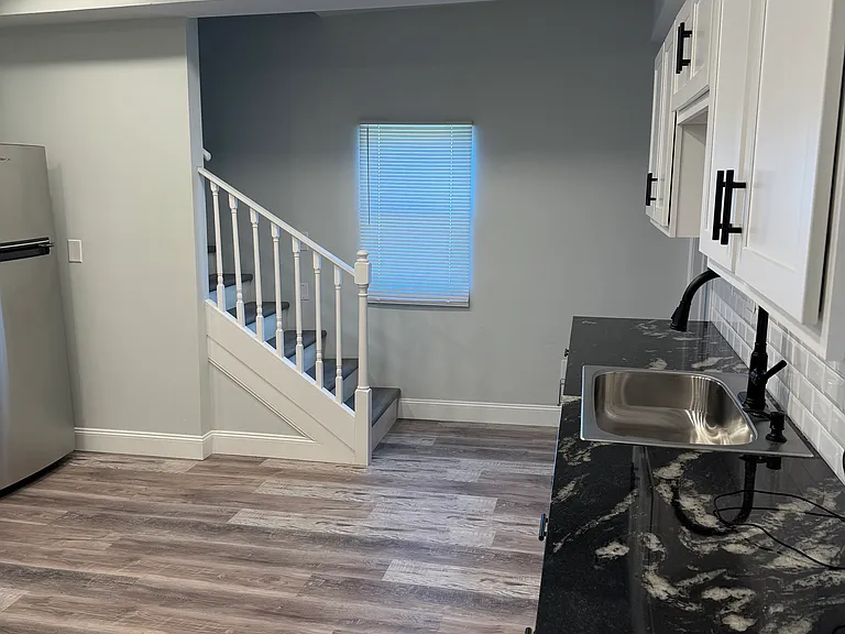 1226 Mount Vernon Ave — Photo 3