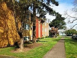 2nd image of 1067 Fir St S