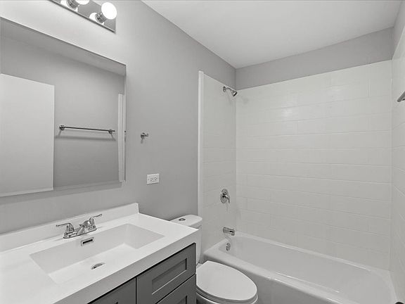 3rd image of 1000 E Orchard St APT 208