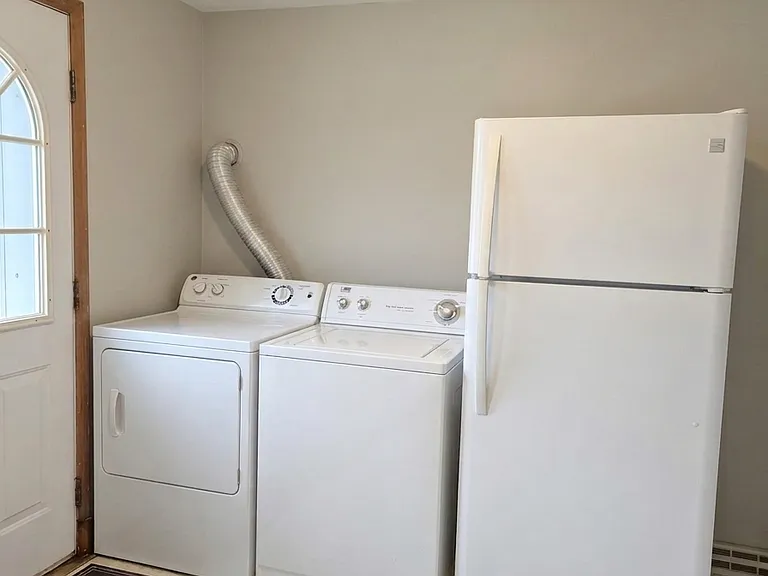 4 Carlson Ct #2 — Photo 10