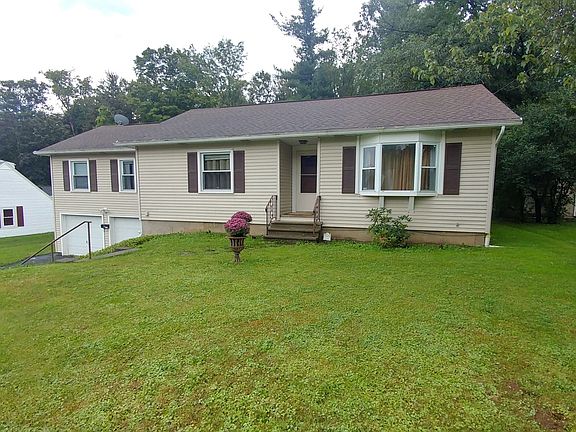 4th image of 11 Cresthill Dr