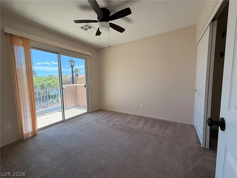 469 Royal Bridge Dr — Photo 12