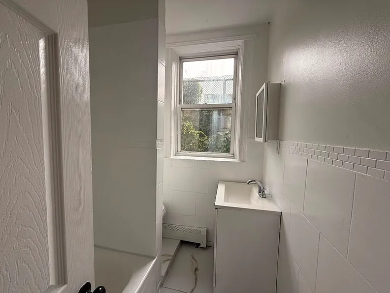 40 Coit St #1 — Photo 8