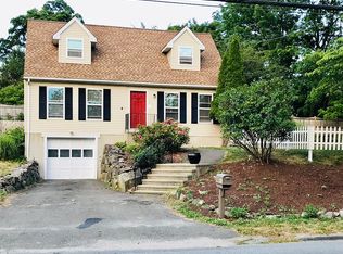 436 Unquowa Rd, Fairfield, CT 06824