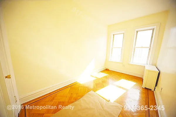 Rented by Metropolitan Realty | media 9