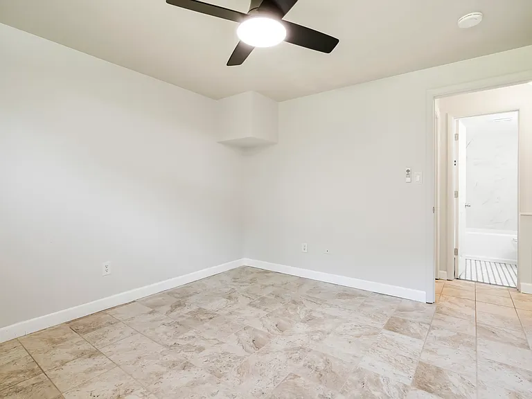 5720 S Pearl St #6 — Photo 8