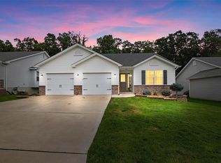 499 Indian Lake Dr, Wright City, MO 63390