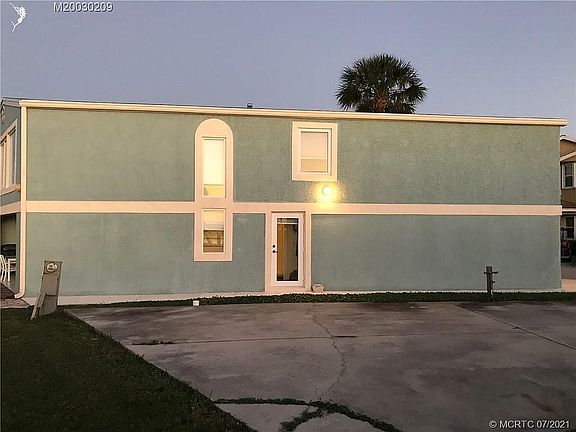 5th image of 10 Nettles Blvd