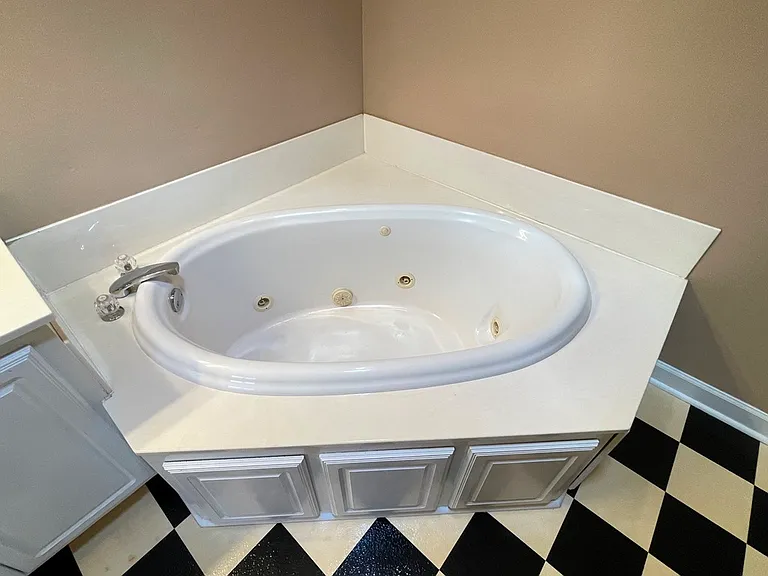 3436 Westgate Dr — Photo 29