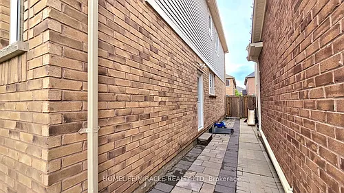 91 Tysonville Cir #LOWER Photo 1