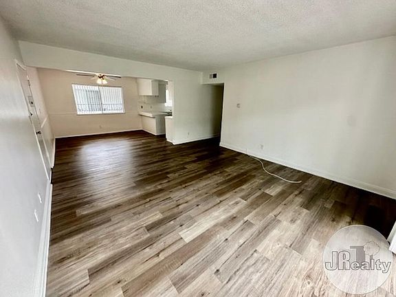 3rd image of 4385 W 135th St #D