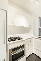 Rented by R New York