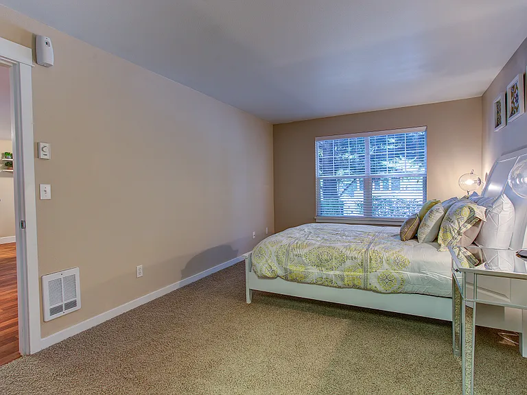 Commons at Sylvan Highlands Apartments — Photo 23