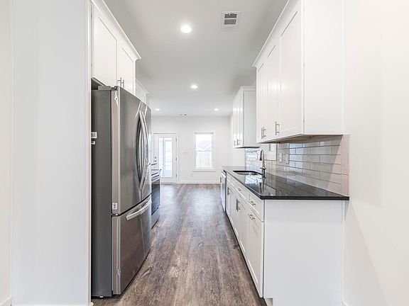 4th image of 107 Leisure Pointe Cv