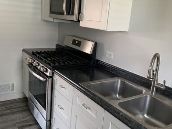 5th image of 1652 Ferry St