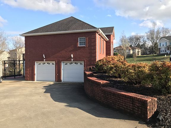 4th image of 1225 Willow Brook Dr