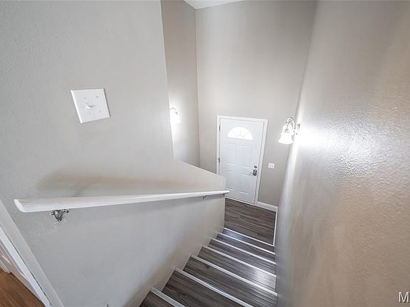 5th image of 26954 Savery Ln