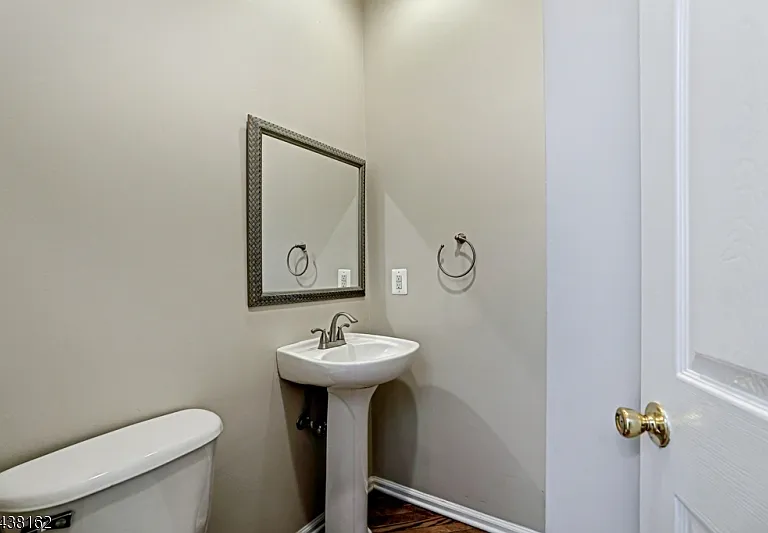 1039 Shadowlawn Dr — Photo 13