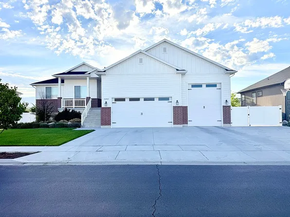 3202 S Straight St, West Haven, UT 84401
