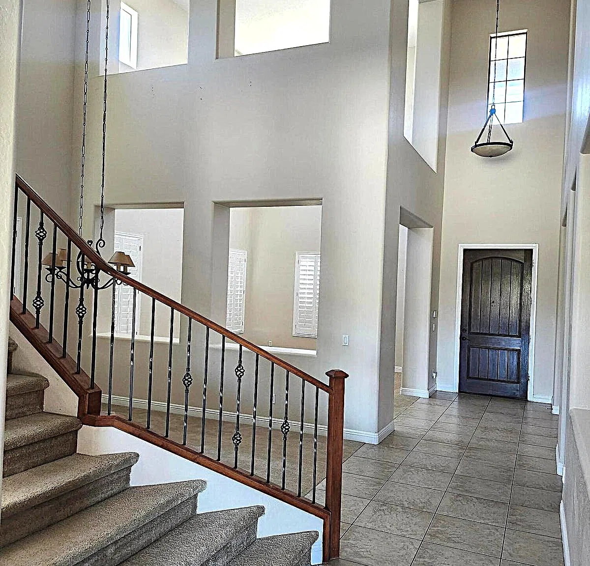 5 bed, 4.5 bath, 4933 sqft, $4,495 — Photo 4