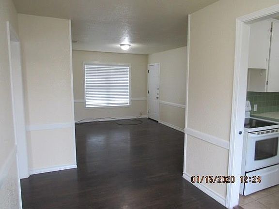 3rd image of 621 Robinson St APT 3