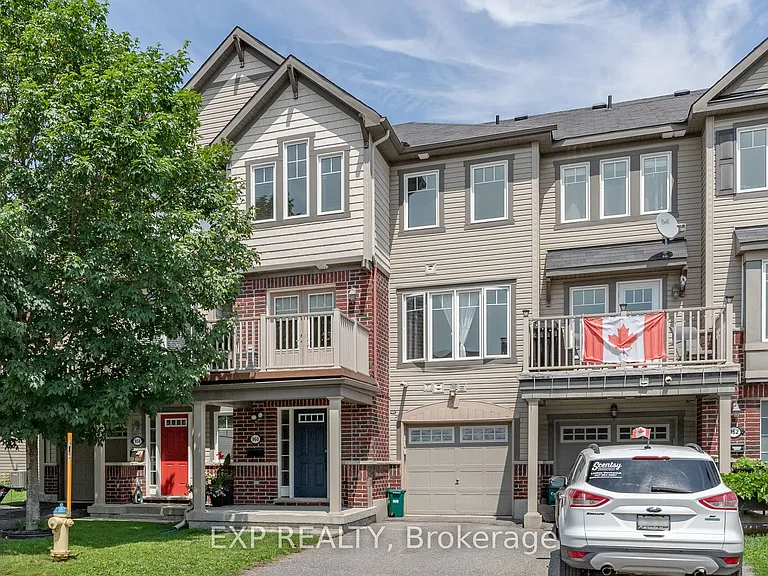 960 Messor Cres — Photo 2