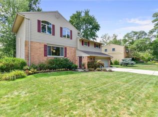 28031 Lincoln Rd, Bay Village, OH 44140