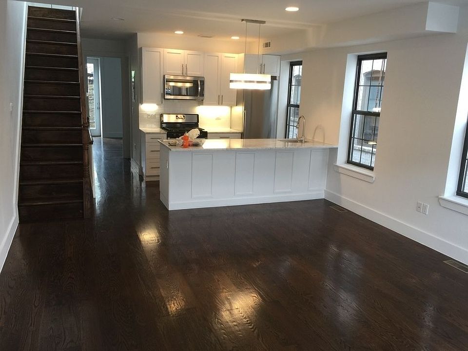 1st image of 143 E 31st St