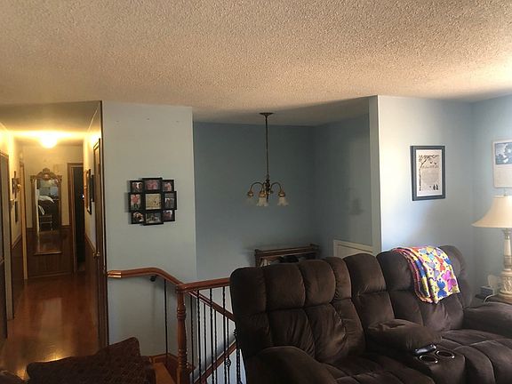 5th image of 218 Woodbine Dr NW