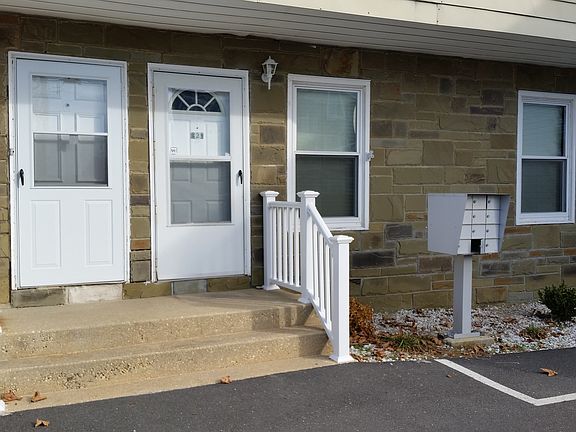 5th image of 210-212 Sampson Ave #A2