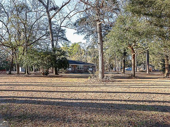 2nd image of 181 Old Lake Rd