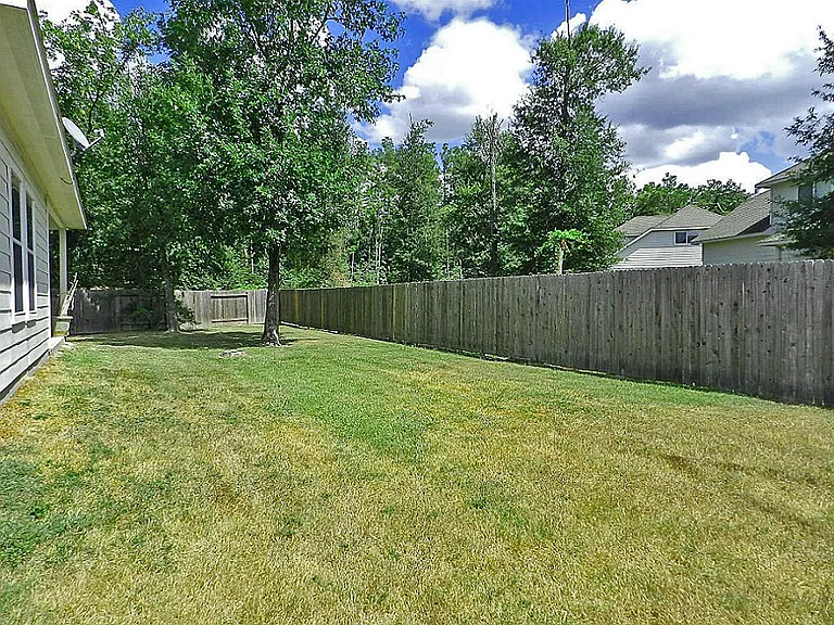 802 Marksey Ct — Photo 3