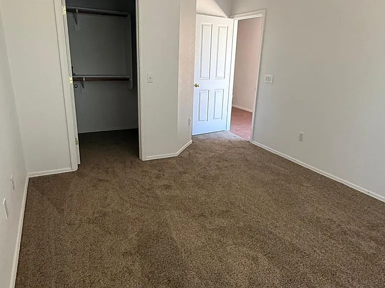 2428 E Calle Lena Verde — Photo 4