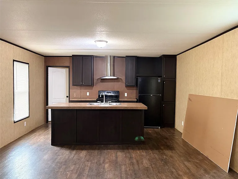 215 Live Oak St — Photo 6