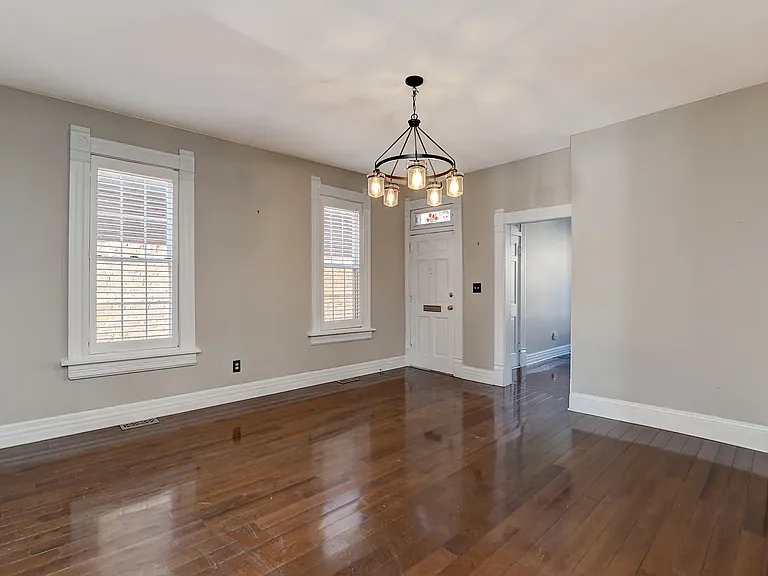 243 Jackson St — Photo 8