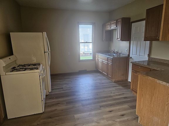 4th image of 556 24th Ave