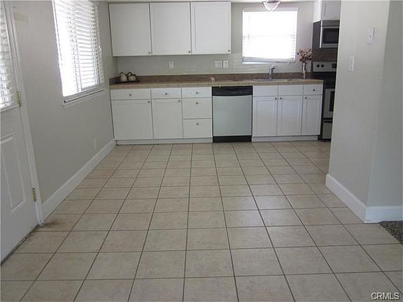 5th image of 40972 Elliott Dr