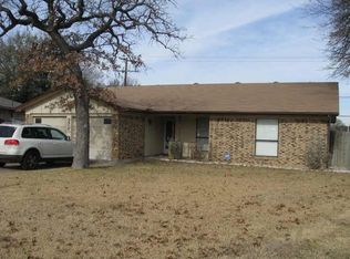 3917 Cedarwood Ct, Arlington, TX 76017