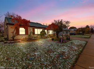 27100 Woodmont St, Roseville, MI 48066