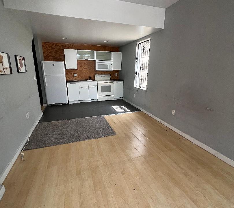 1st image of 1327 N 16th St #1
