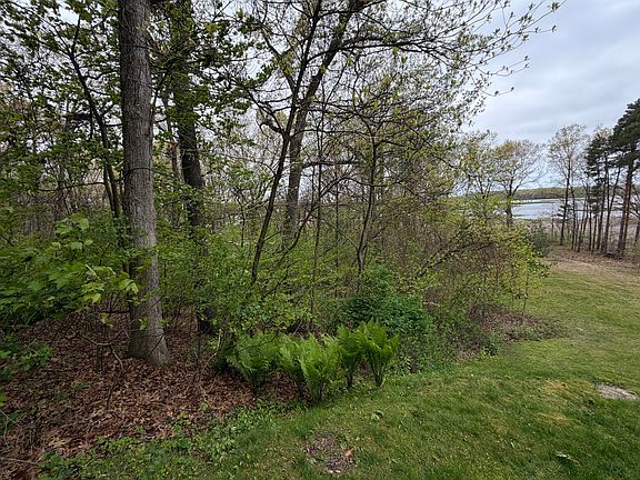 2nd image of 3114 Red Oak Dr #9