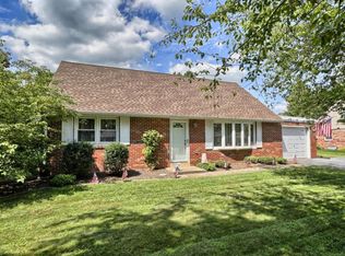 47 Walnut Dr, Ephrata, PA 17522
