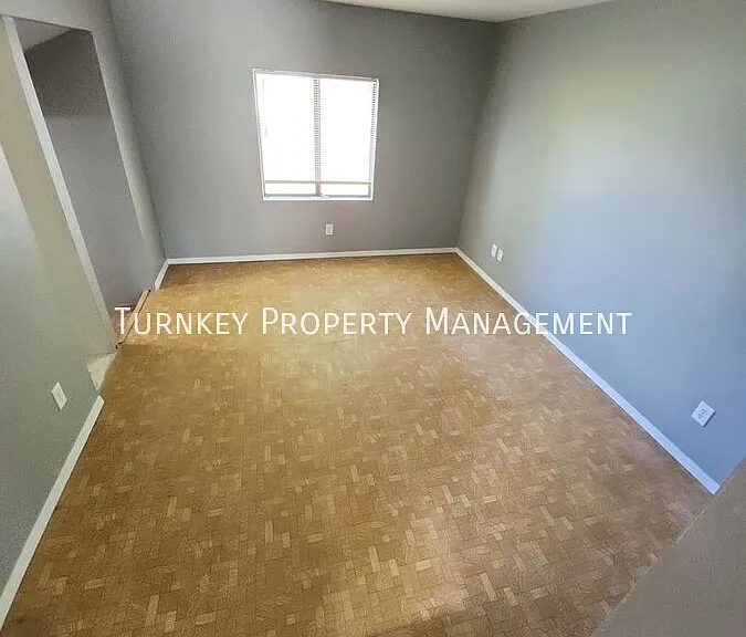 1720 Pinewood Dr — Photo 8