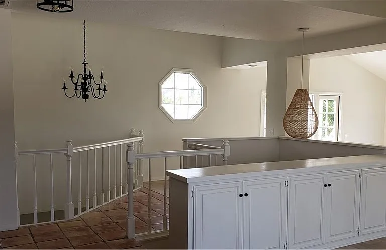 215 Knox St — Photo 13